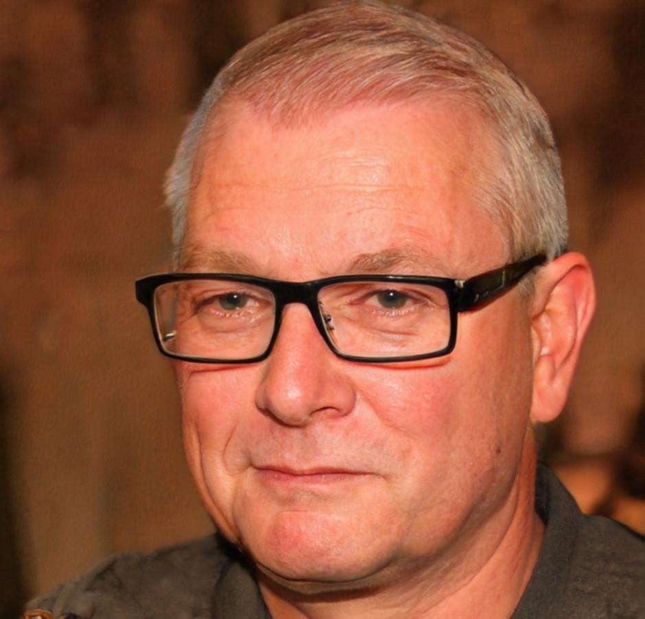 Harpreet, lead instructor, demonstrating sous-vide preparation techniques